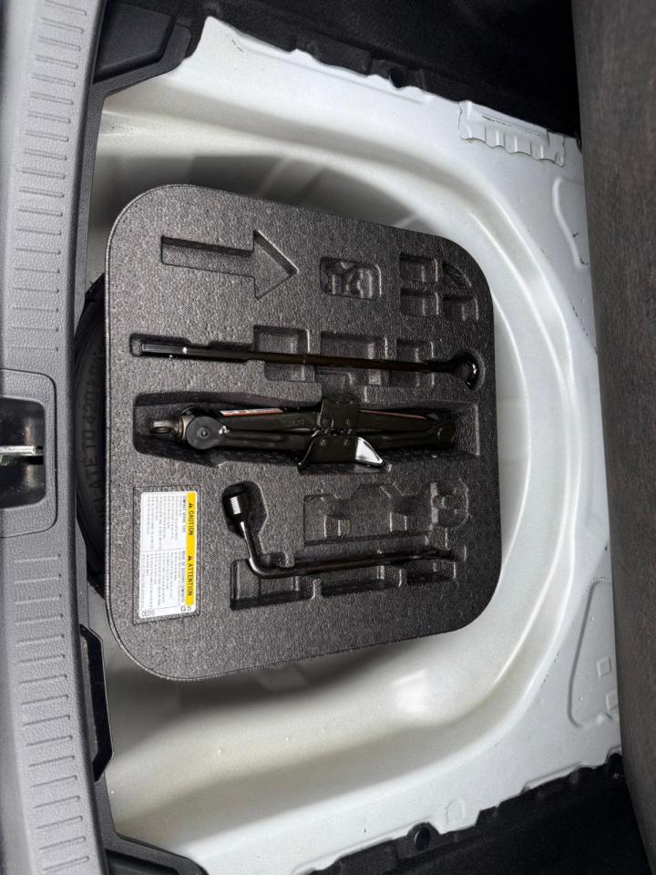 2022 Toyota Corolla SE UPGRADE !  - REMOTE STARTER - ONE OWNER - NO AC Photo