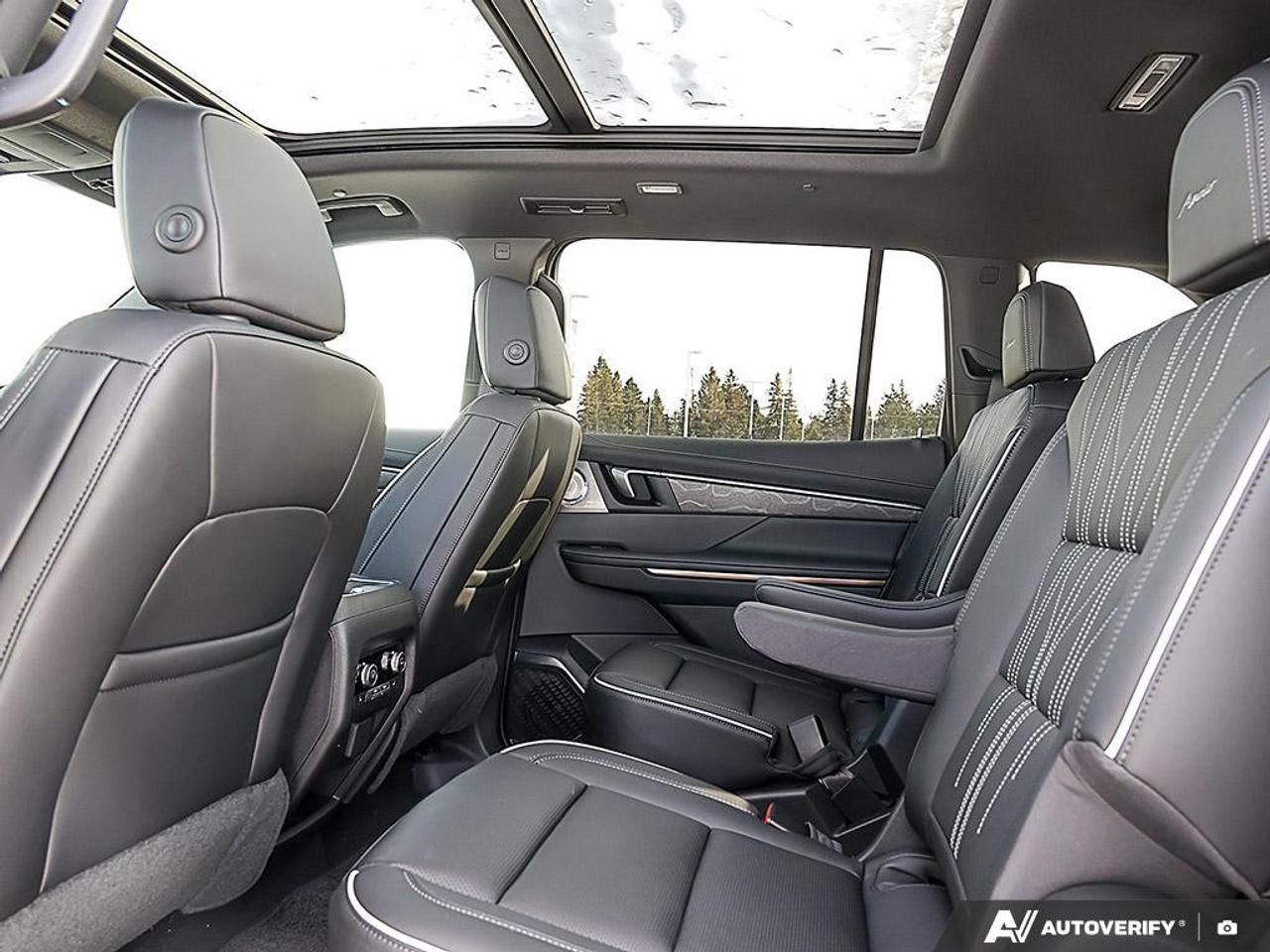 2026 Buick Enclave AWD 4dr Avenir Photo