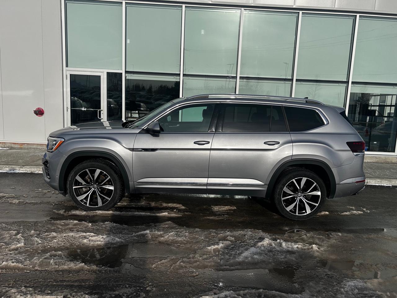 2024 Volkswagen Atlas 2.0 TSI Execline 4dr All-Wheel Drive 4MOTION Photo5