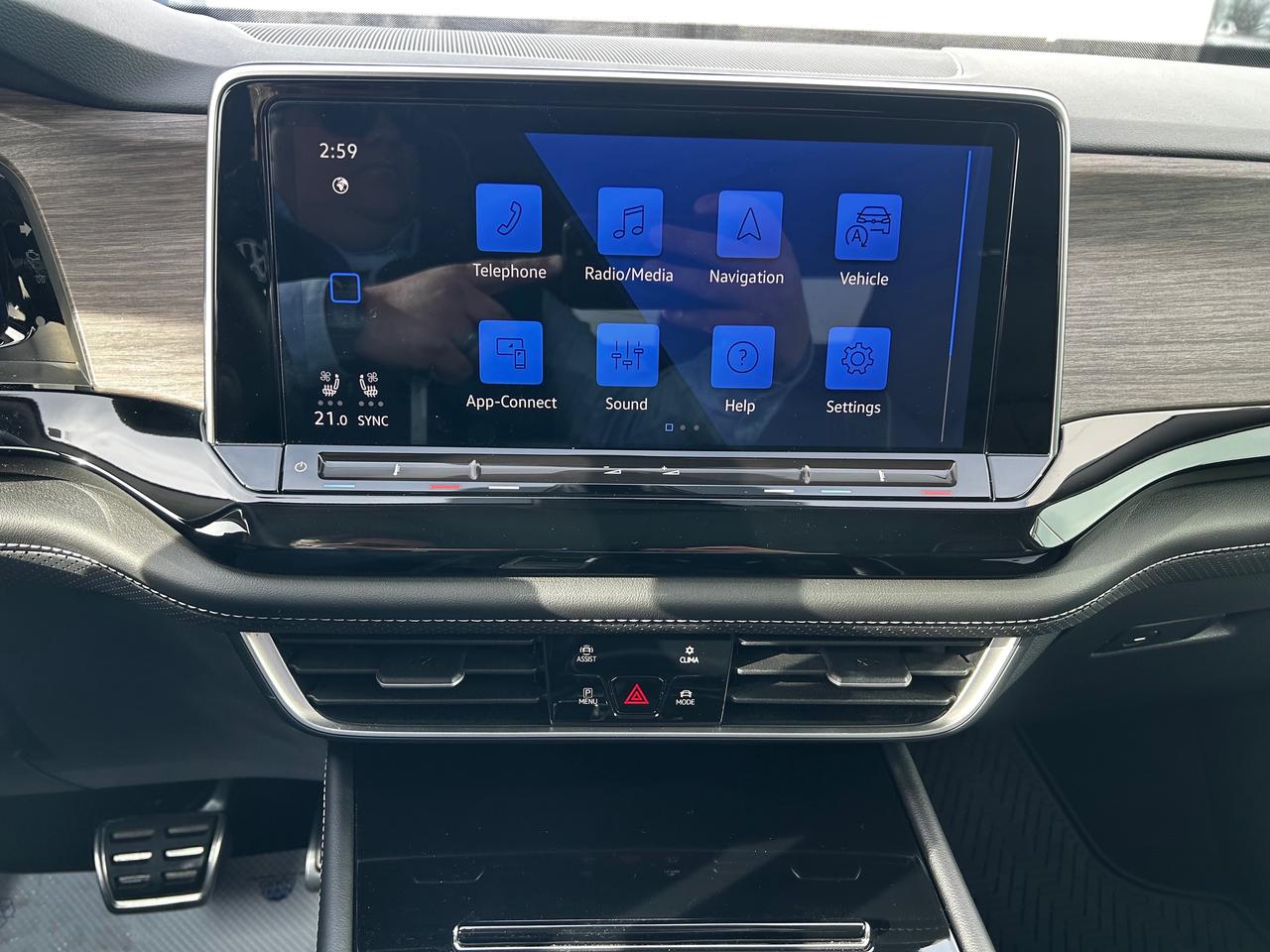 2024 Volkswagen Atlas 2.0 TSI Execline 4dr All-Wheel Drive 4MOTION Photo