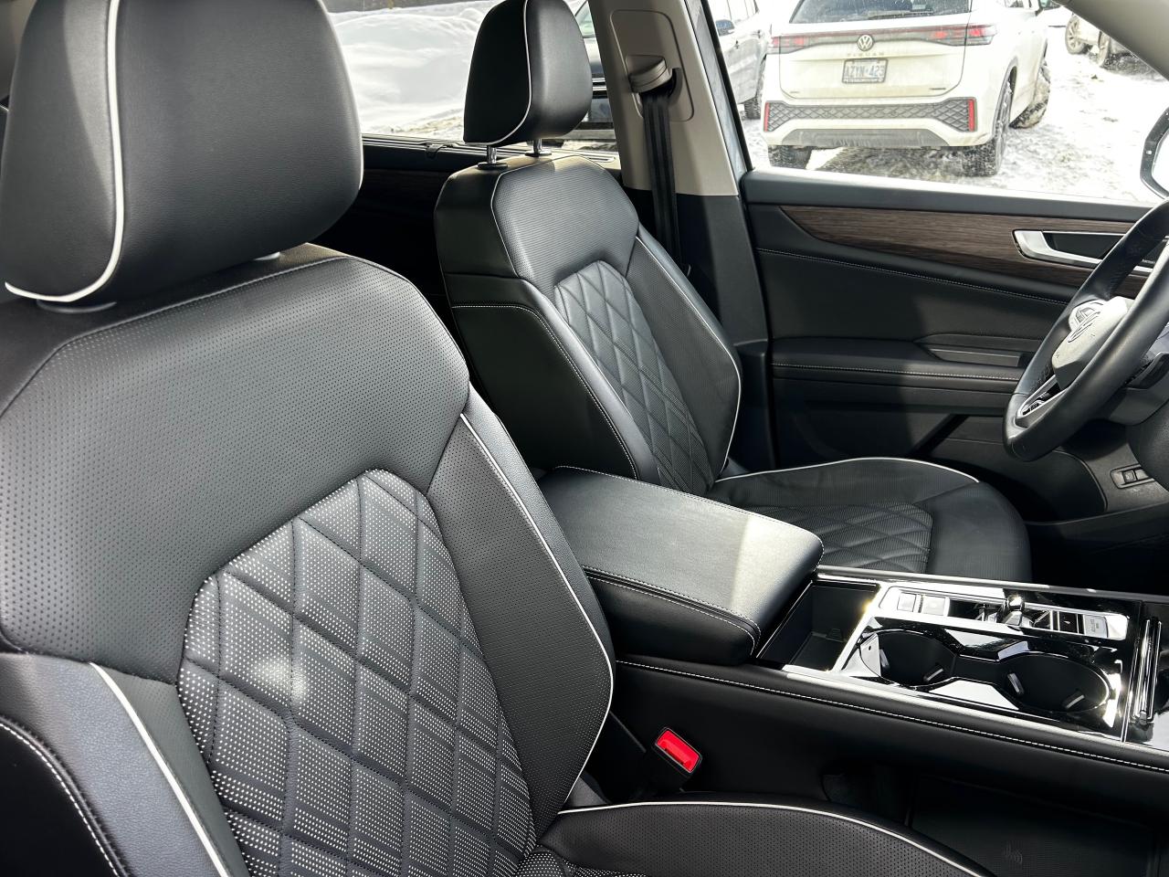 2024 Volkswagen Atlas 2.0 TSI Execline 4dr All-Wheel Drive 4MOTION Photo