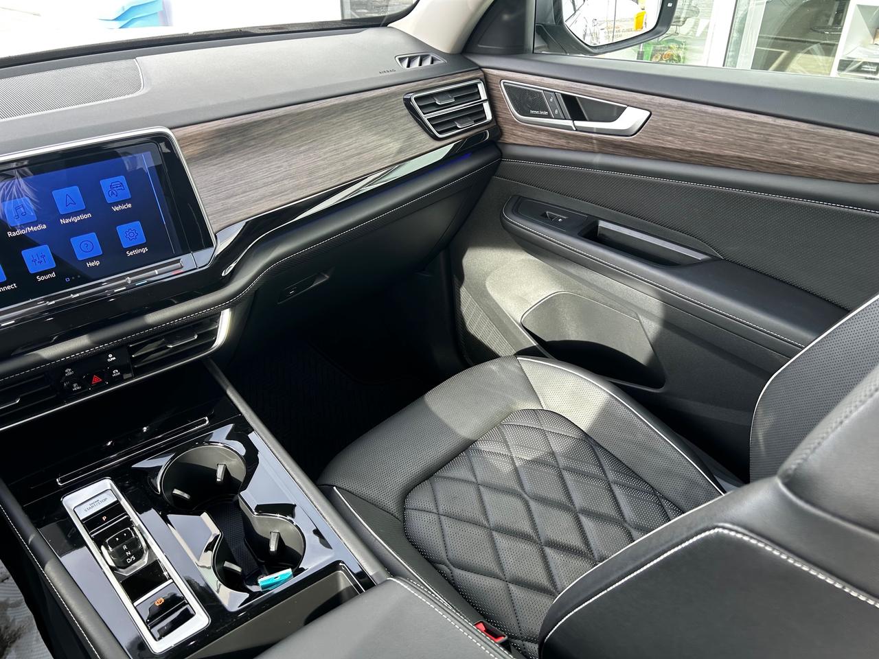 2024 Volkswagen Atlas 2.0 TSI Execline 4dr All-Wheel Drive 4MOTION Photo