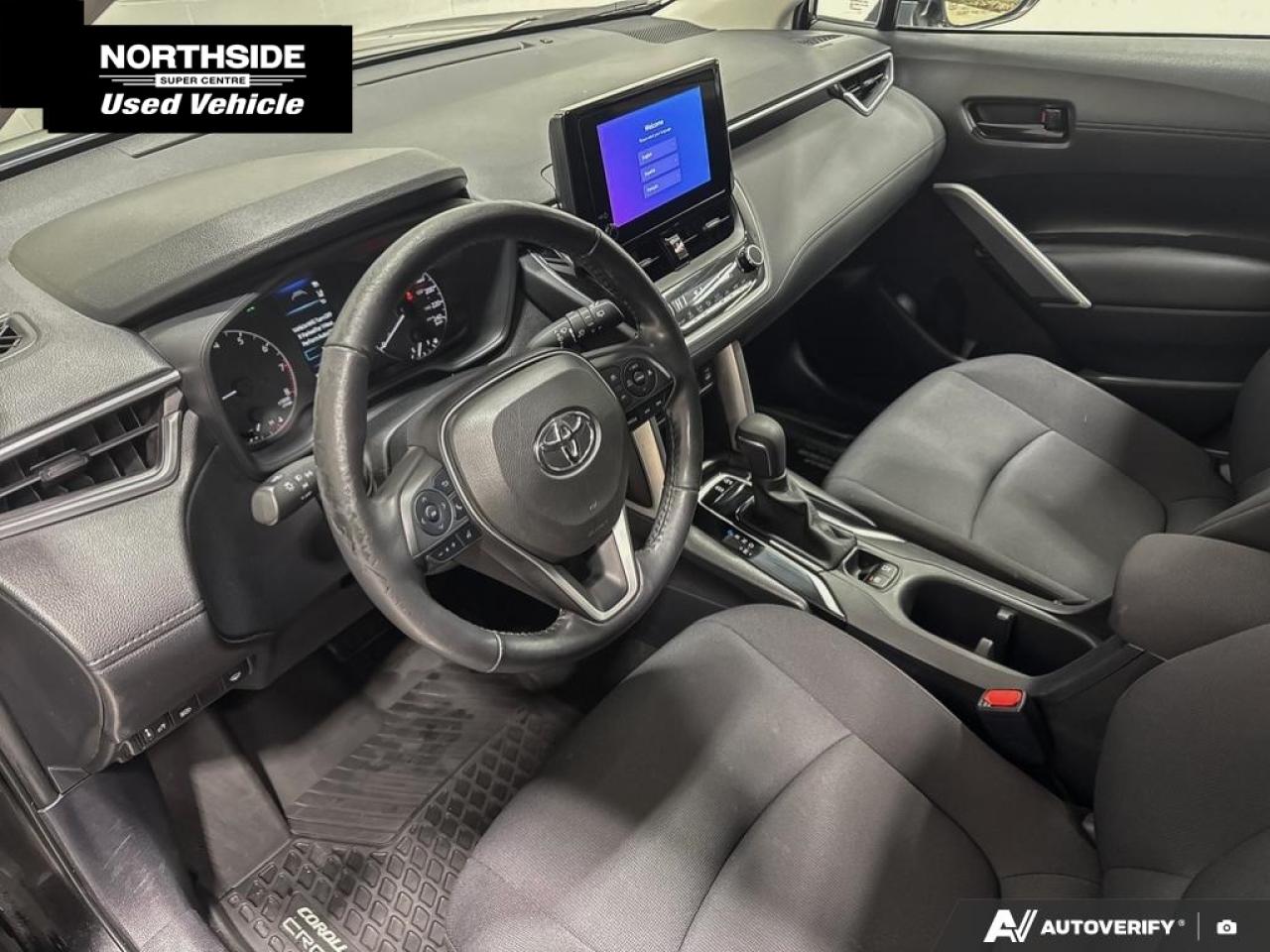 2023 Toyota Corolla Cross LE 4dr All-Wheel Drive Photo