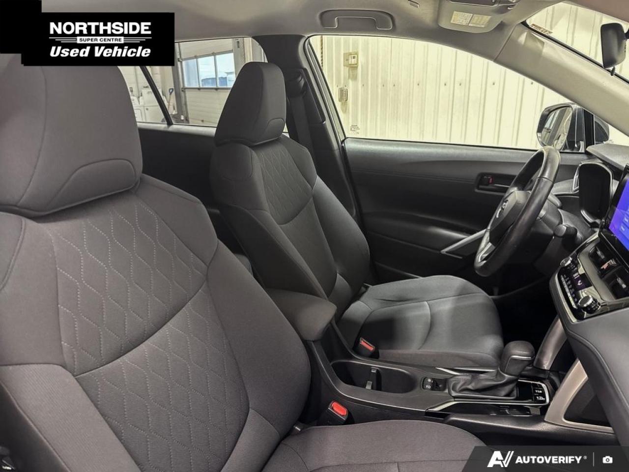 2023 Toyota Corolla Cross LE 4dr All-Wheel Drive Photo