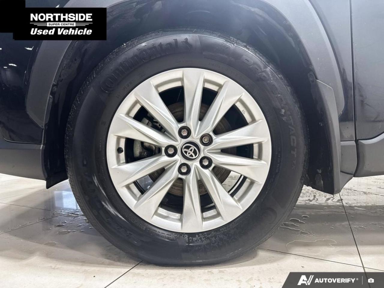 2023 Toyota Corolla Cross LE 4dr All-Wheel Drive Photo