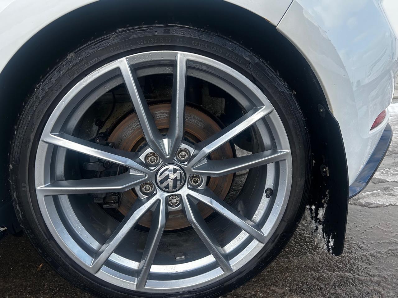 2018 Volkswagen Golf R 2.0 TSI (DSG) 4dr All-Wheel Drive 4MOTION Hatchback Photo