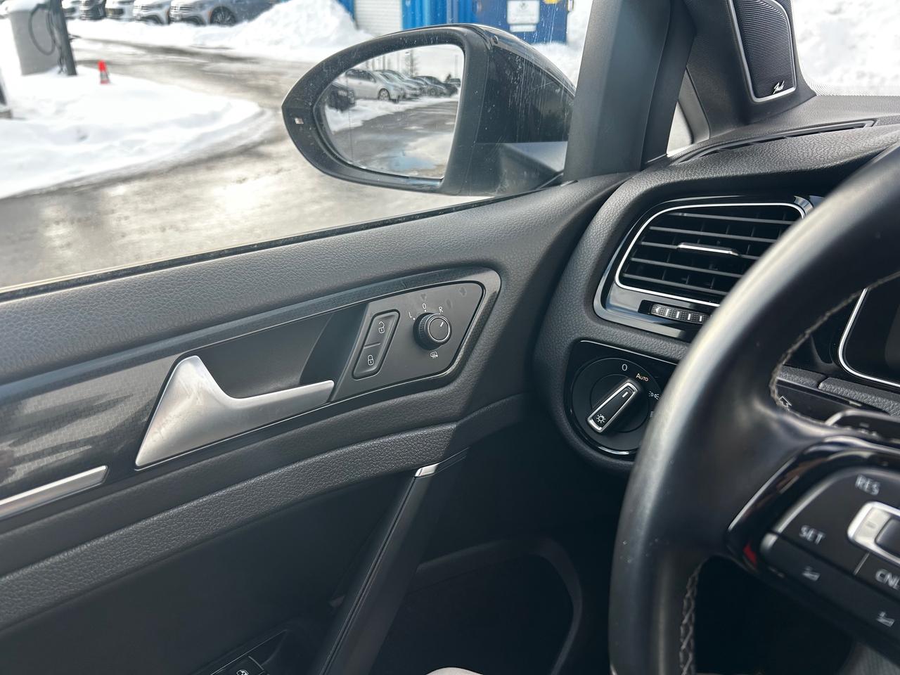 2018 Volkswagen Golf R 2.0 TSI (DSG) 4dr All-Wheel Drive 4MOTION Hatchback Photo