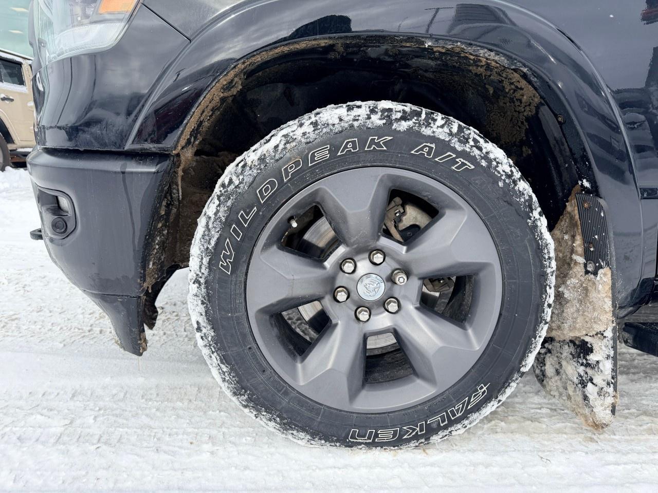 2020 RAM 1500 Big Horn 4x4 Crew Cab 5'7" Box Photo3