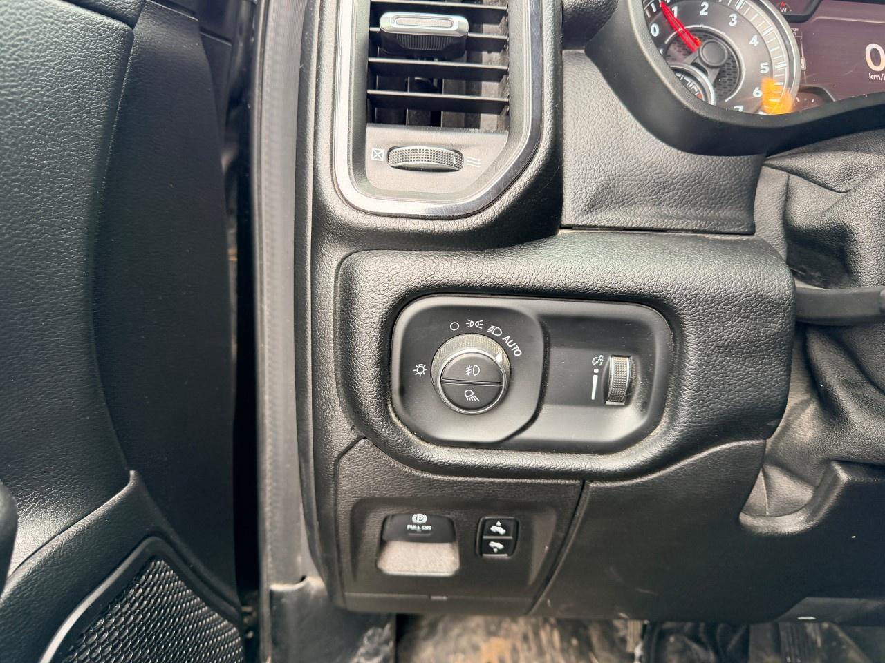 2020 RAM 1500 Big Horn 4x4 Crew Cab 5'7" Box Photo