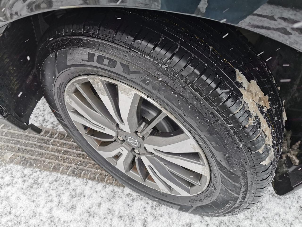 2018 Nissan Pathfinder SV Photo