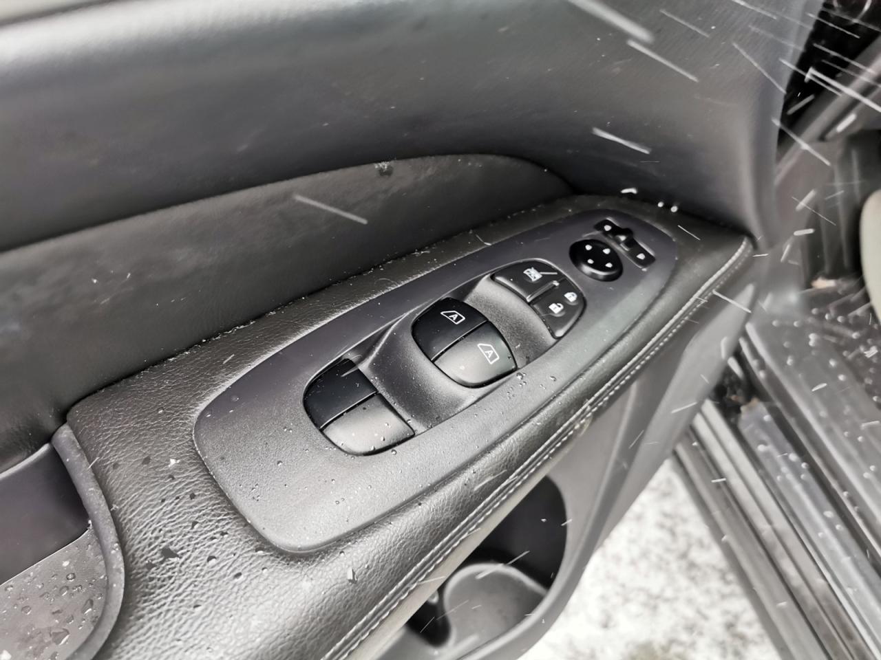 2018 Nissan Pathfinder SV Photo