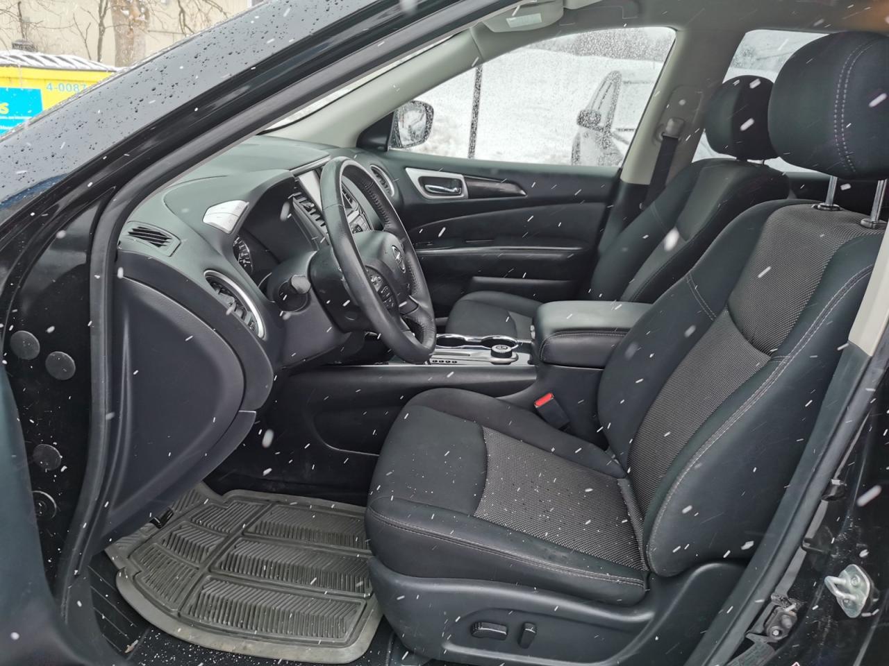 2018 Nissan Pathfinder SV Photo