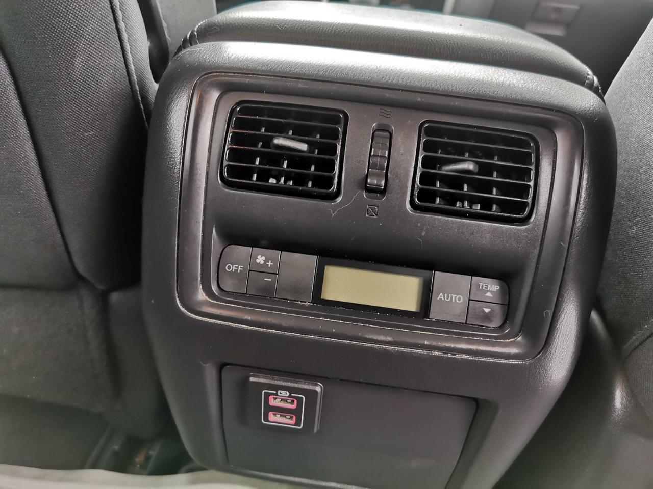 2018 Nissan Pathfinder SV Photo