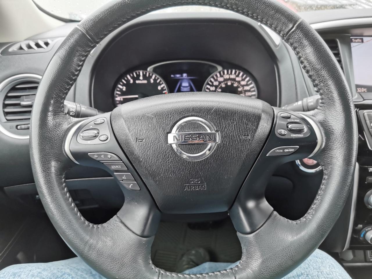 2018 Nissan Pathfinder SV Photo