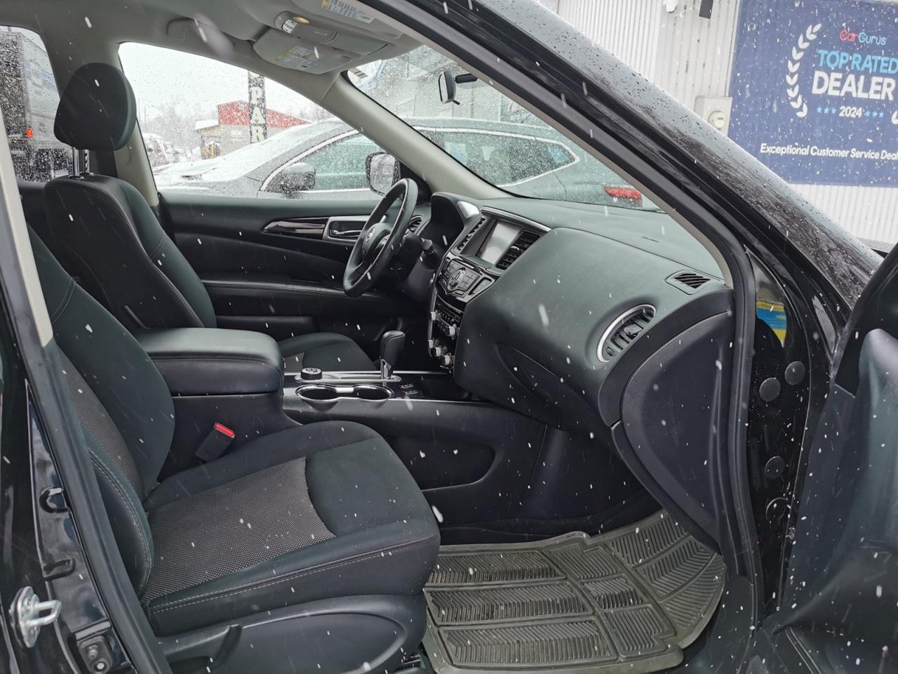 2018 Nissan Pathfinder SV Photo