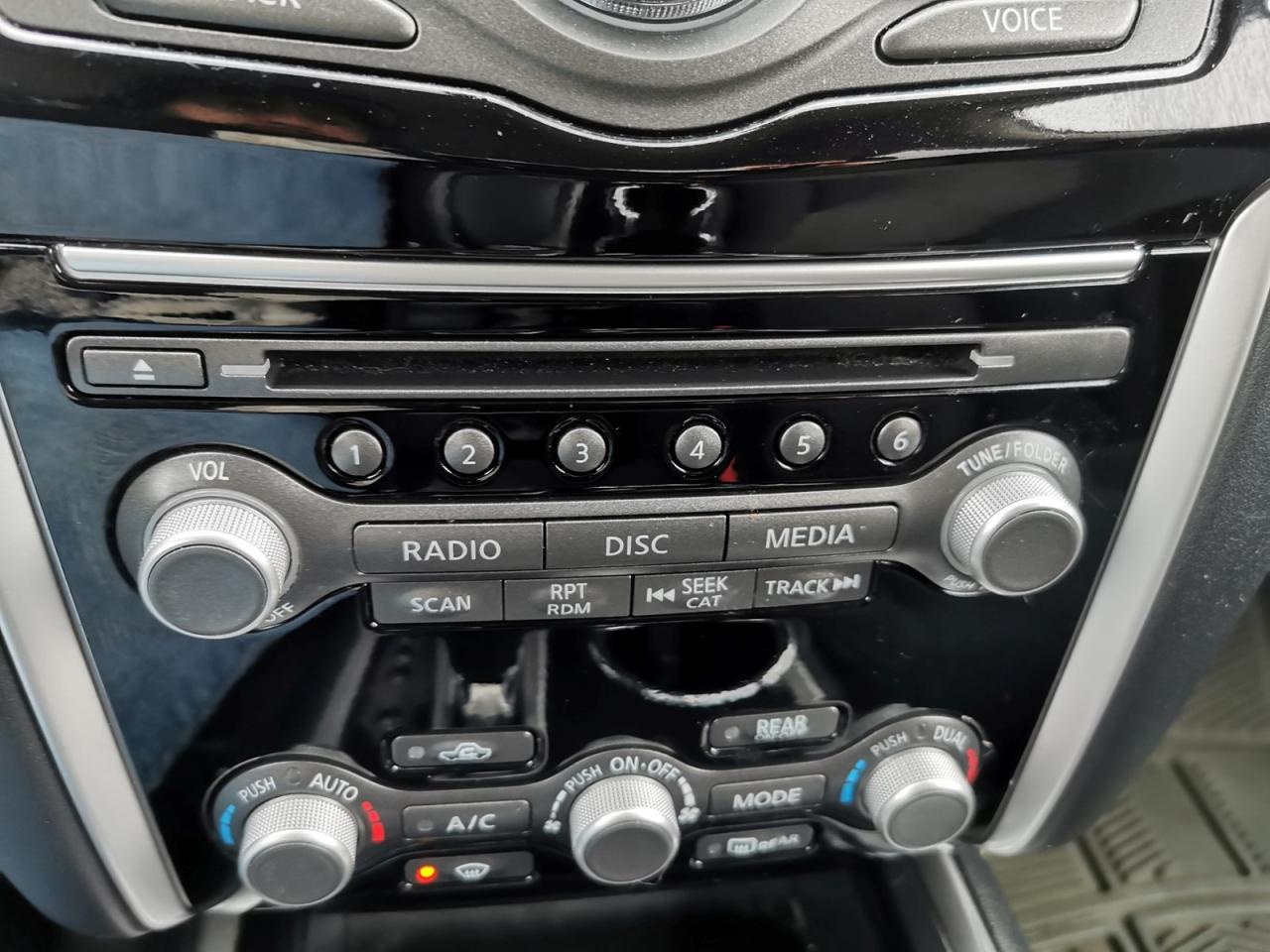 2018 Nissan Pathfinder SV Photo