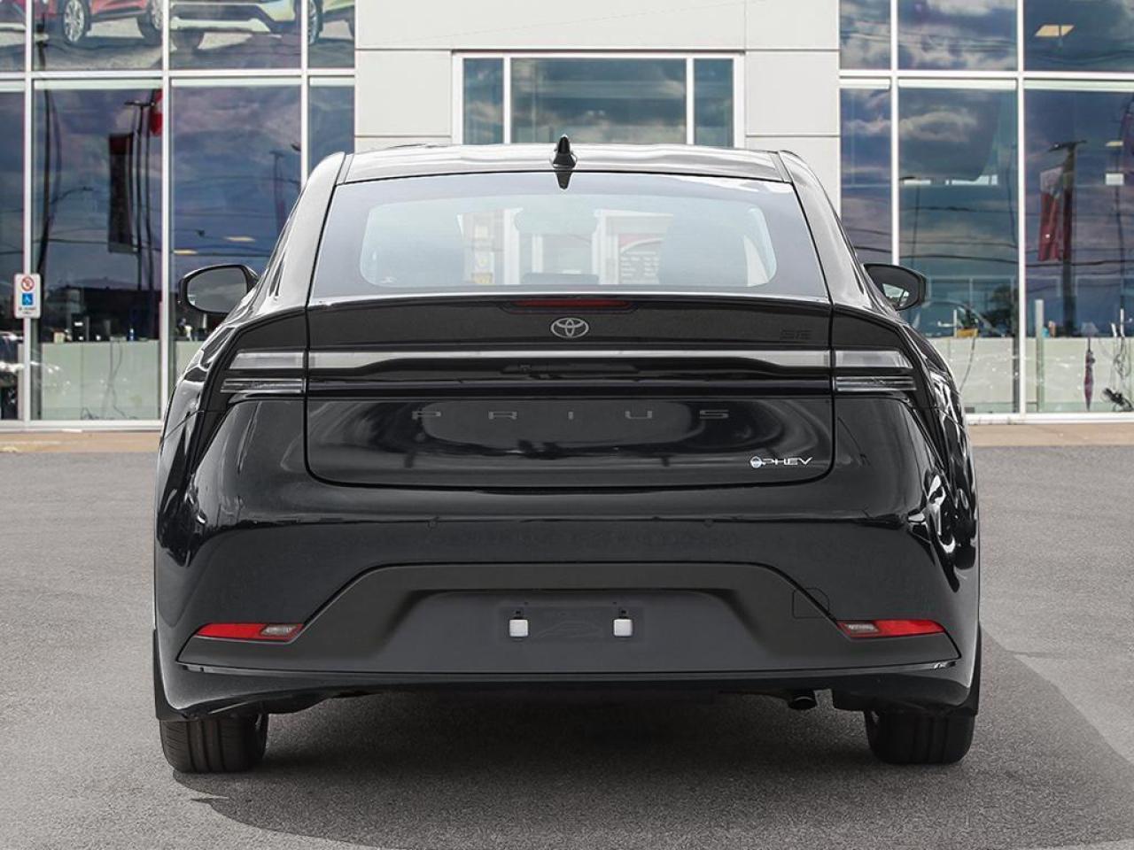 2026 Toyota Prius Plug-In Hybrid SE 5dr Hatchback Photo4