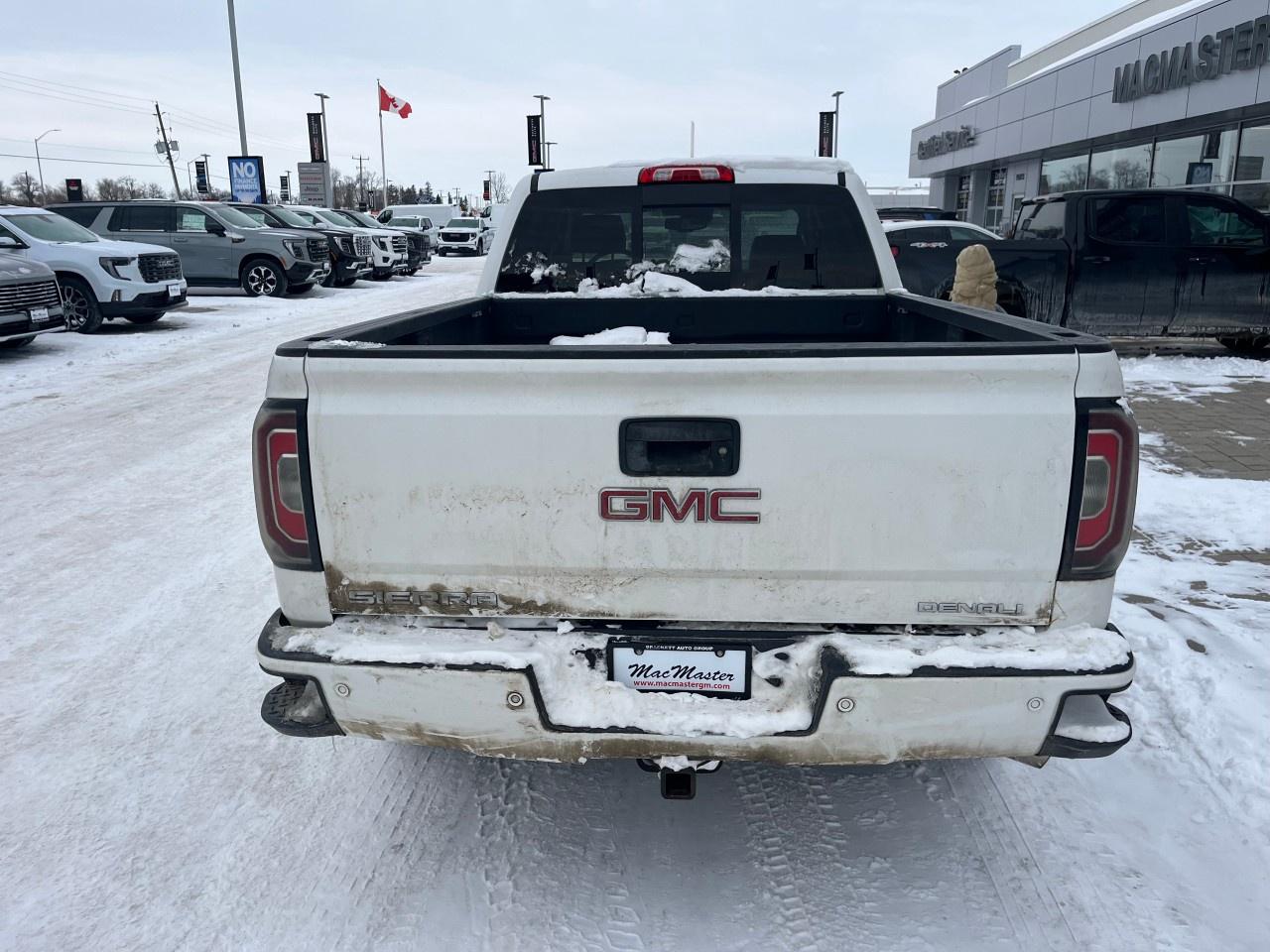 2018 GMC Sierra 1500 4WD Crew Cab Standard Box Denali Photo