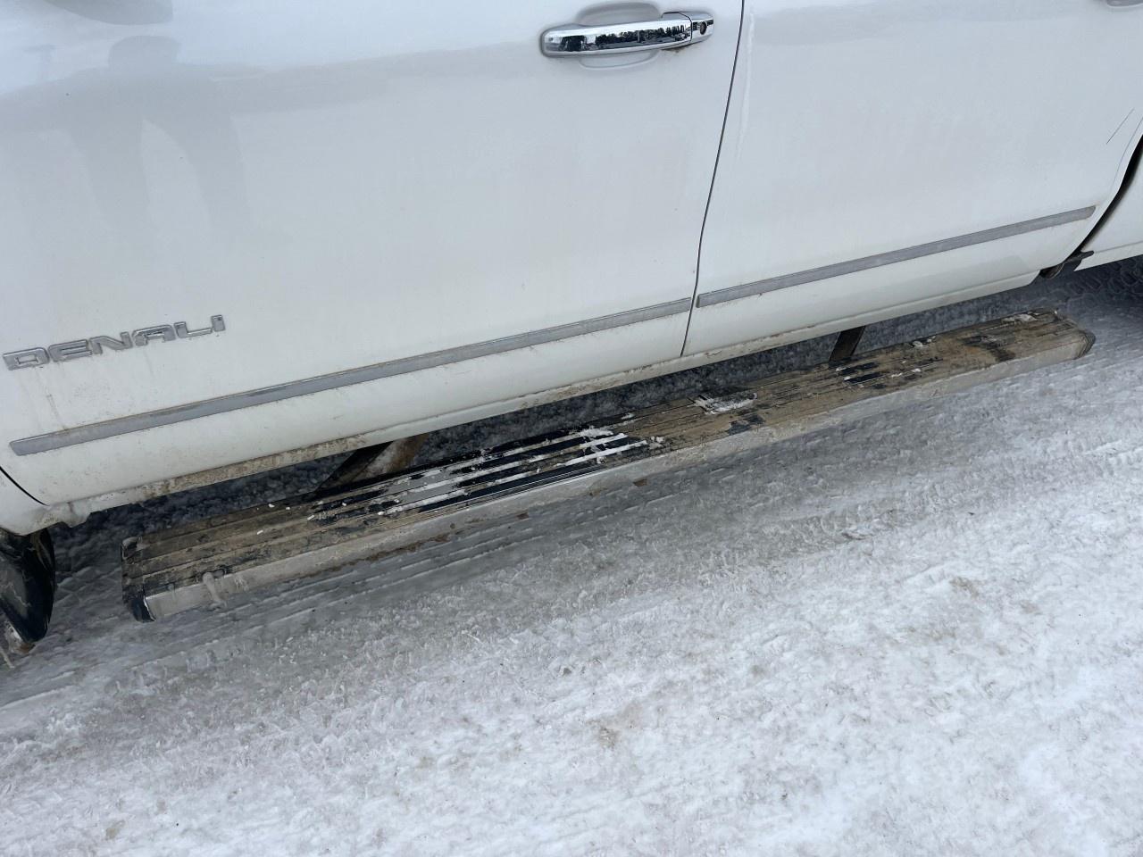 2018 GMC Sierra 1500 4WD Crew Cab Standard Box Denali Photo