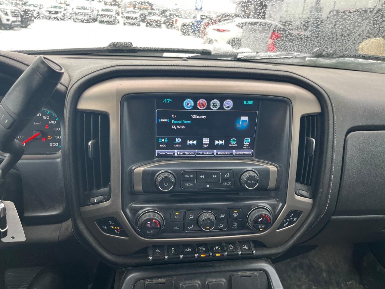2018 GMC Sierra 1500 4WD Crew Cab Standard Box Denali Photo
