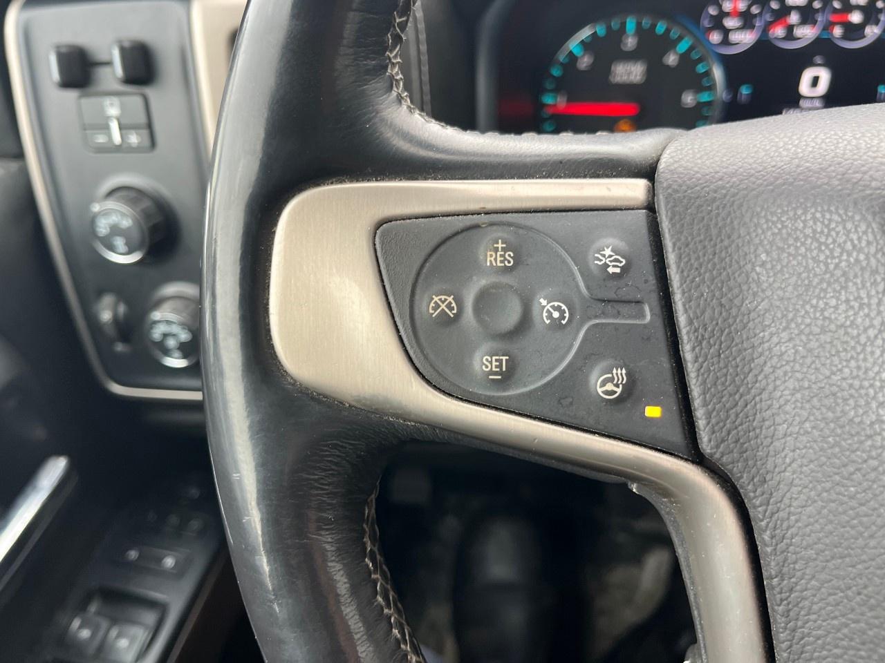 2018 GMC Sierra 1500 4WD Crew Cab Standard Box Denali Photo