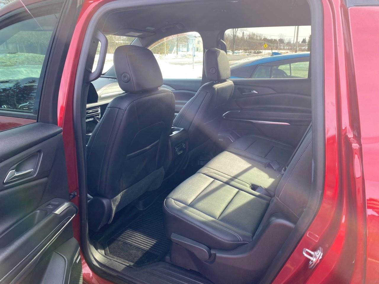 2025 Chevrolet Traverse AWD 4dr LT Photo