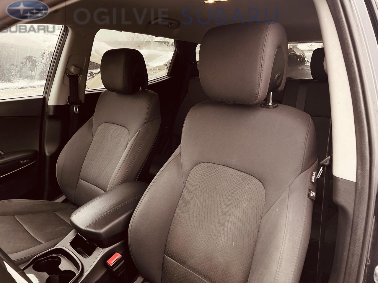 2017 Hyundai Santa Fe Sport 2.4 SE (A6) 4dr All-Wheel Drive Photo3