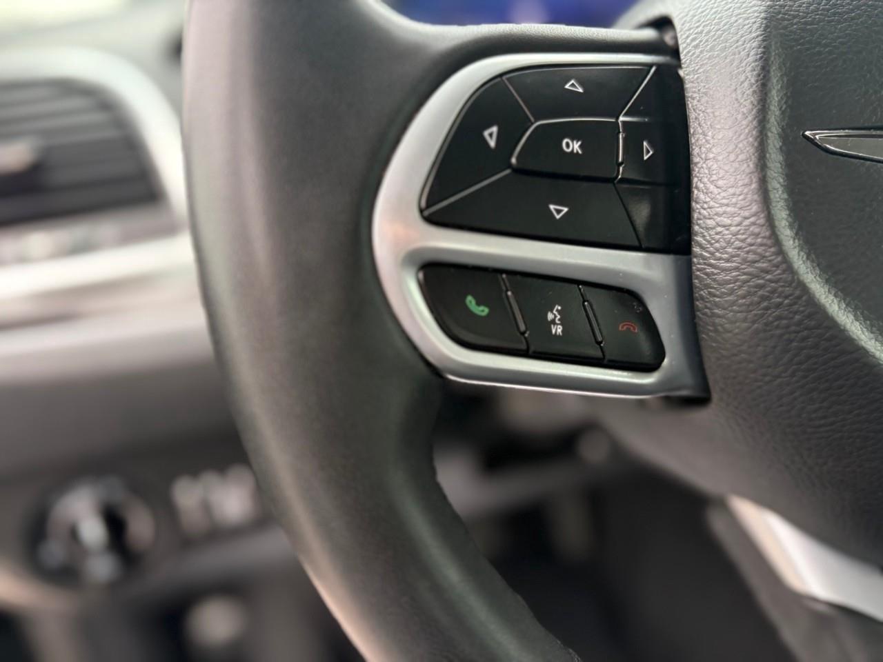 2022 Chrysler 300 Touring L 4dr Rear-Wheel Drive Sedan Photo