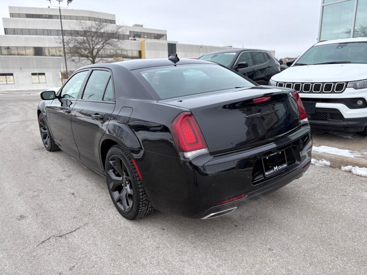 2022 Chrysler 300 Touring L 4dr Rear-Wheel Drive Sedan Photo