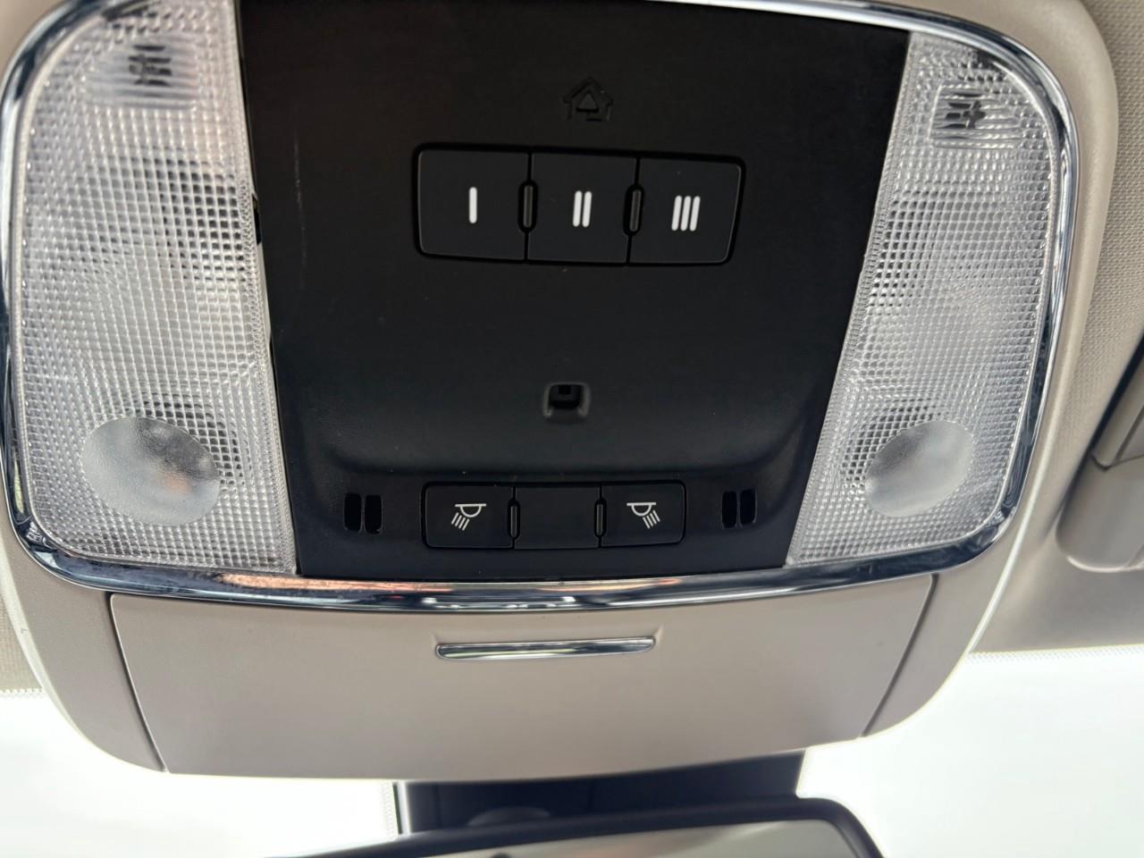 2022 Chrysler 300 Touring L 4dr Rear-Wheel Drive Sedan Photo