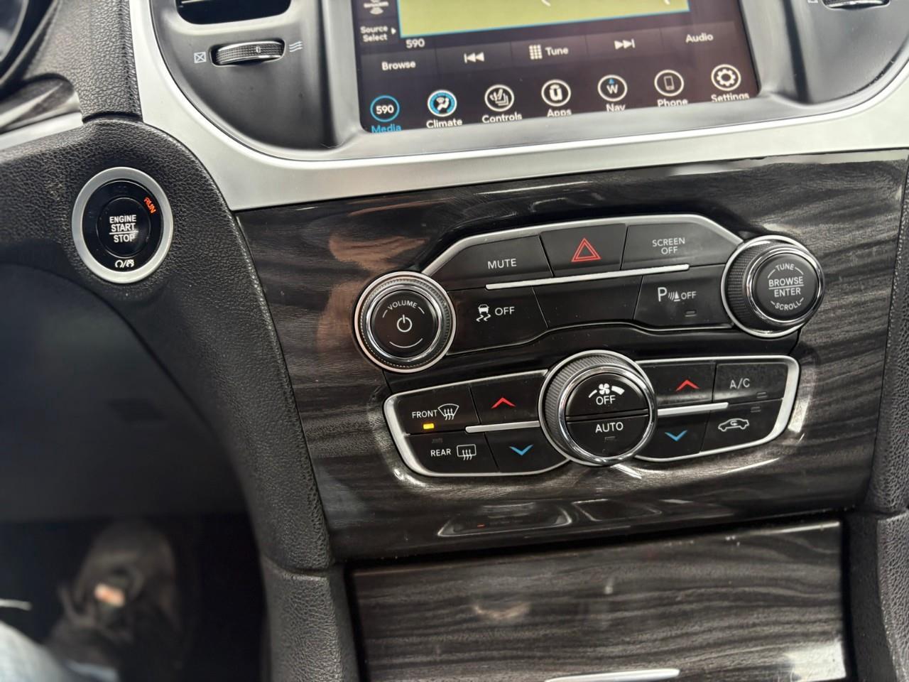 2022 Chrysler 300 Touring L 4dr Rear-Wheel Drive Sedan Photo