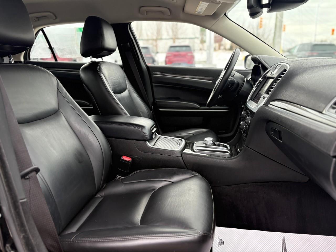 2022 Chrysler 300 Touring L 4dr Rear-Wheel Drive Sedan Photo