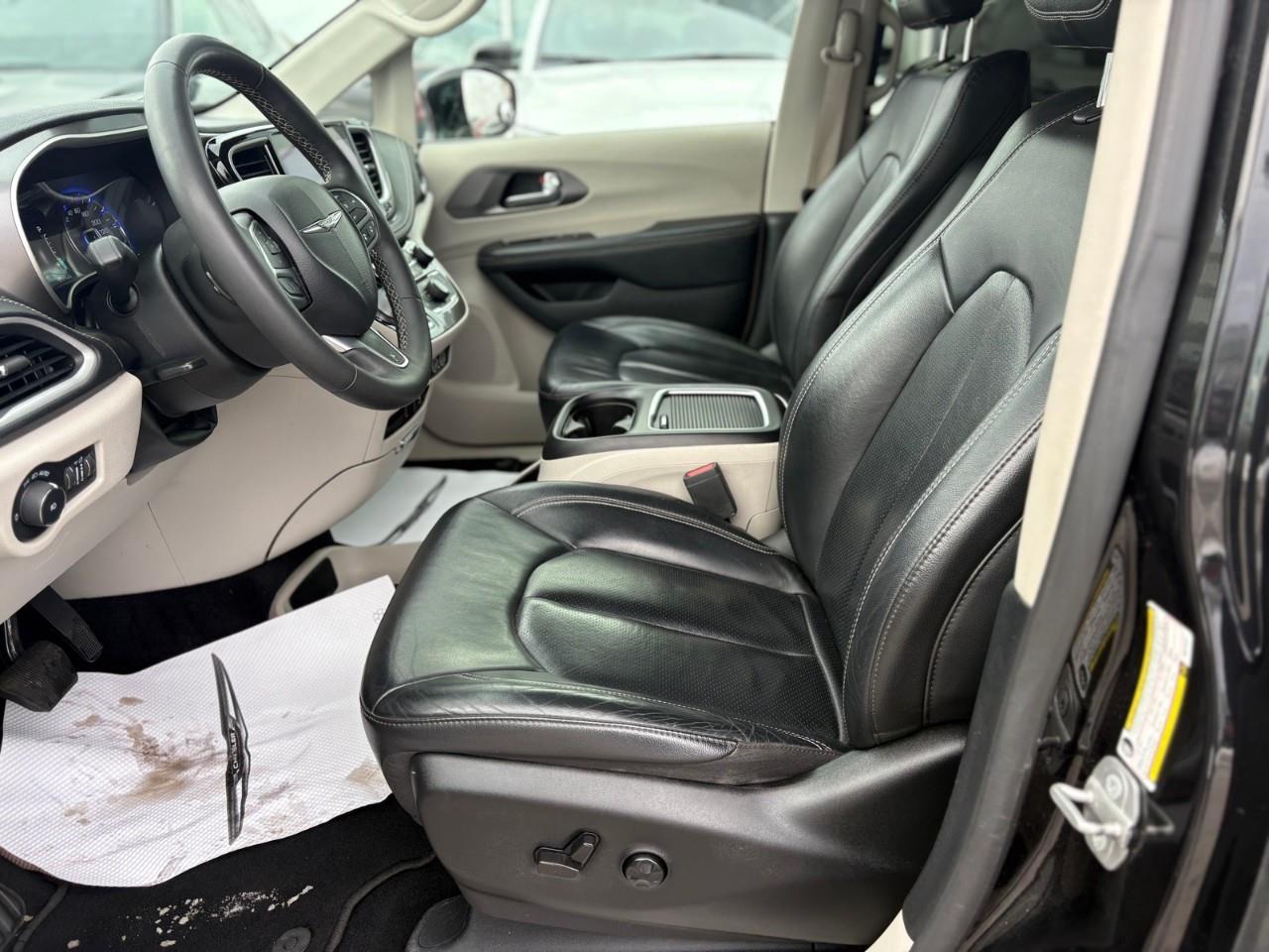 2022 Chrysler Pacifica Touring L All-Wheel Drive Passenger Van Photo