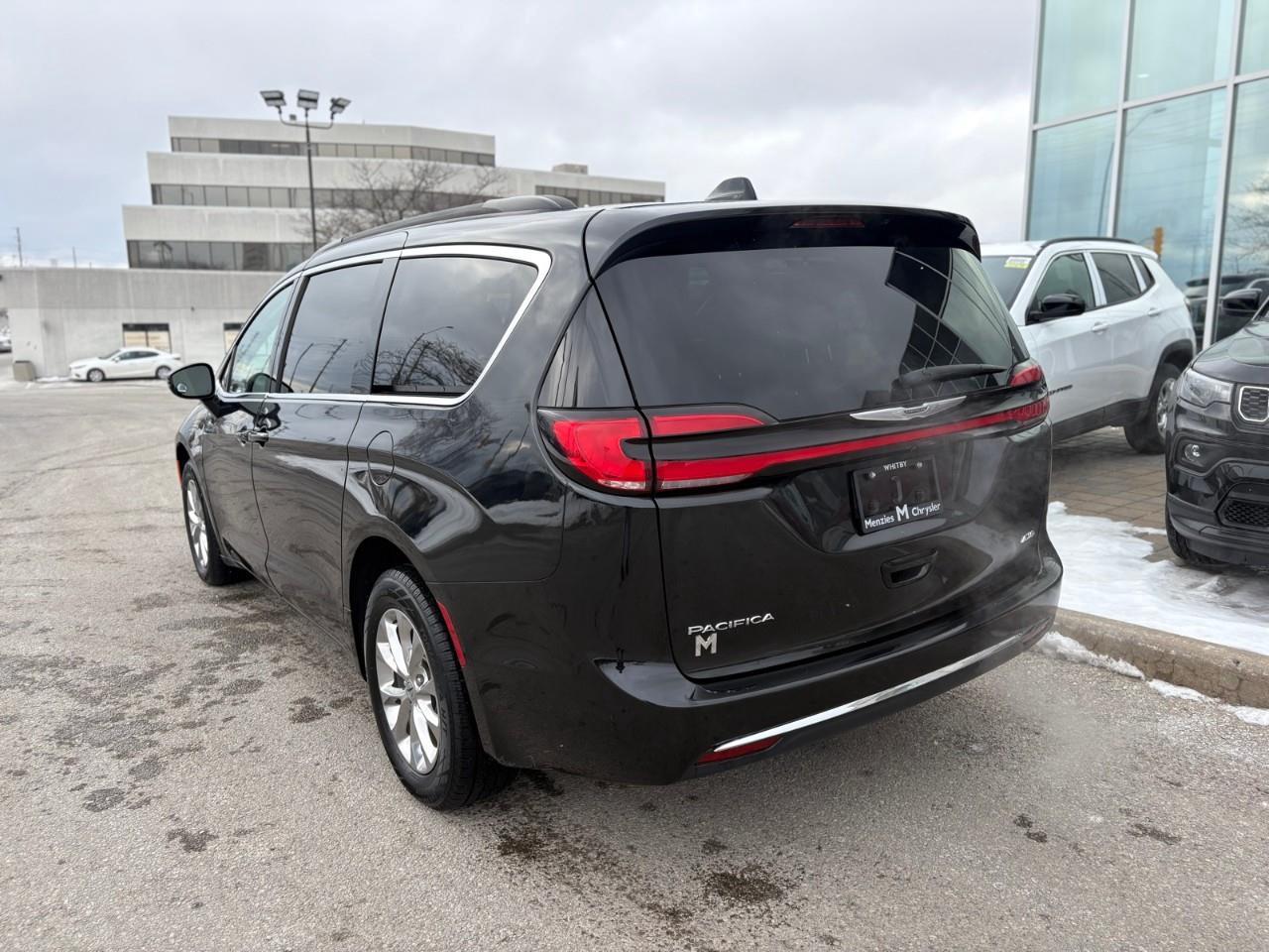 2022 Chrysler Pacifica Touring L All-Wheel Drive Passenger Van Photo