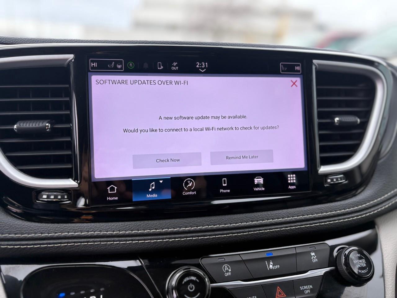 2022 Chrysler Pacifica Touring L All-Wheel Drive Passenger Van Photo