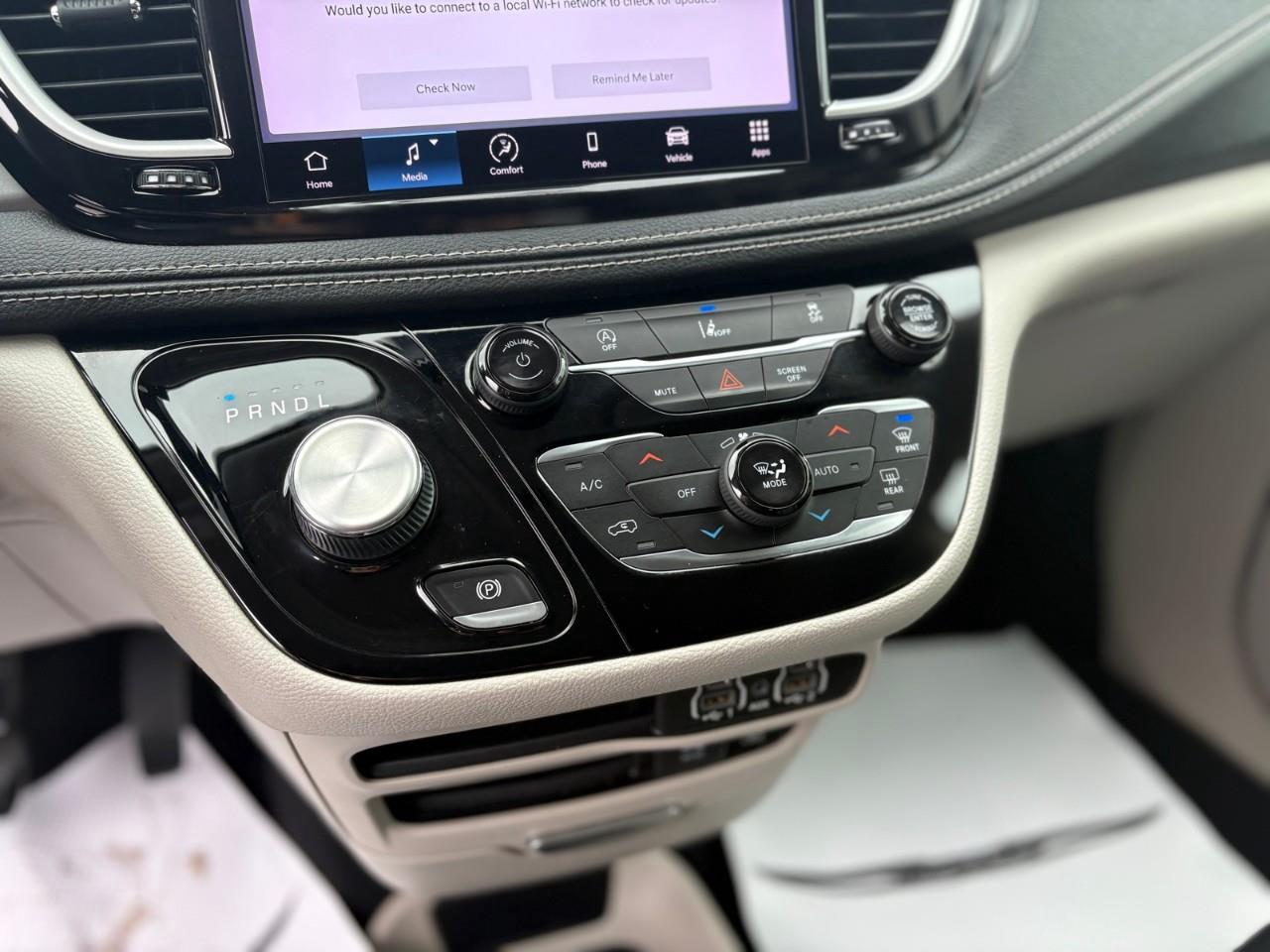 2022 Chrysler Pacifica Touring L All-Wheel Drive Passenger Van Photo