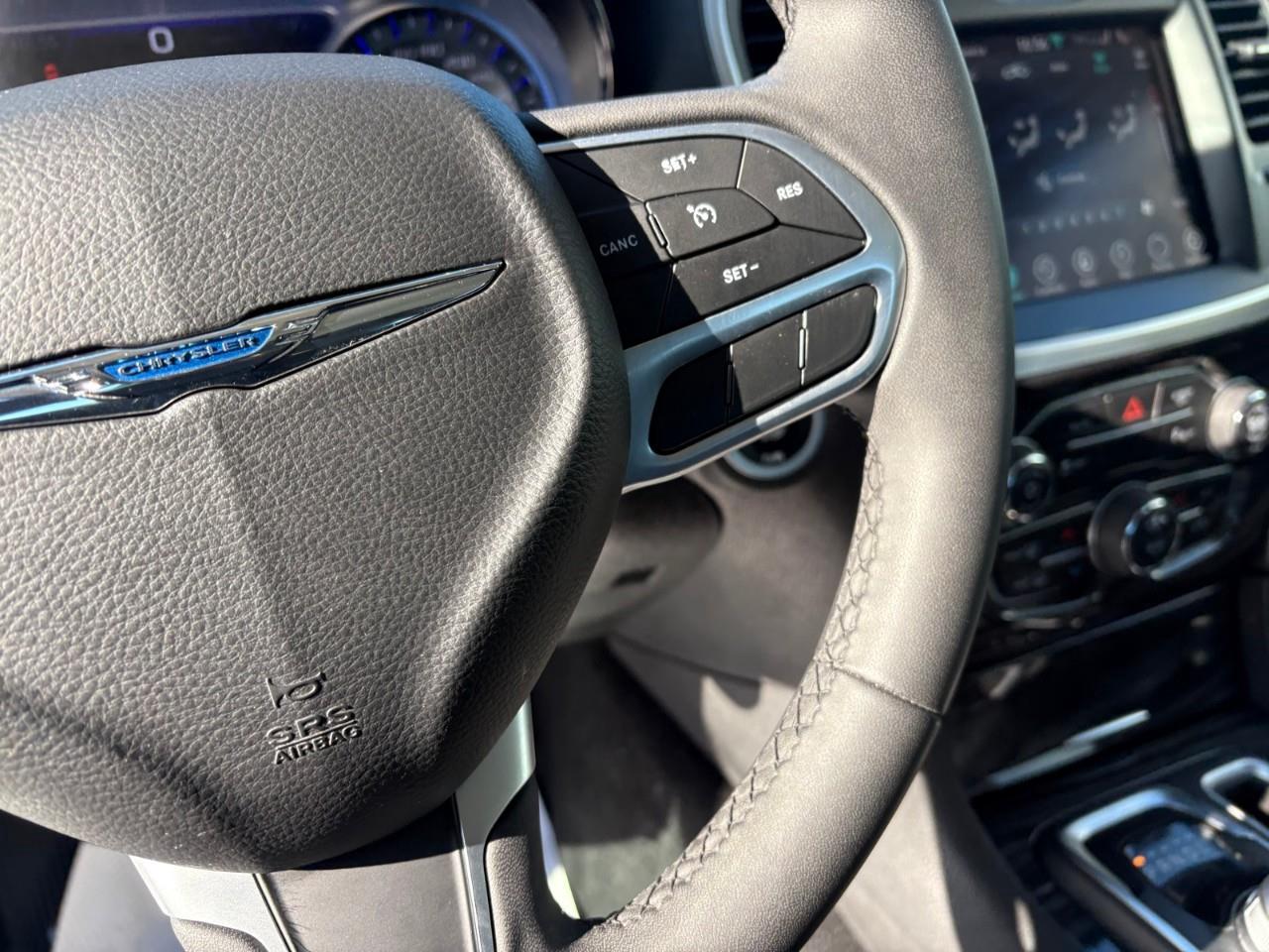 2022 Chrysler 300 Touring L 4dr Rear-Wheel Drive Sedan Photo