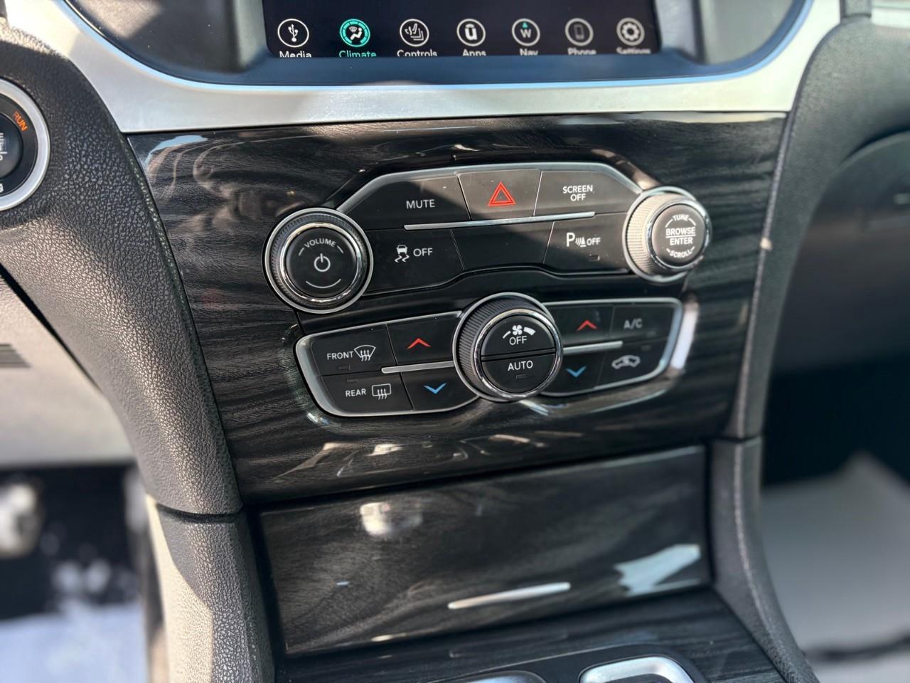 2022 Chrysler 300 Touring L 4dr Rear-Wheel Drive Sedan Photo