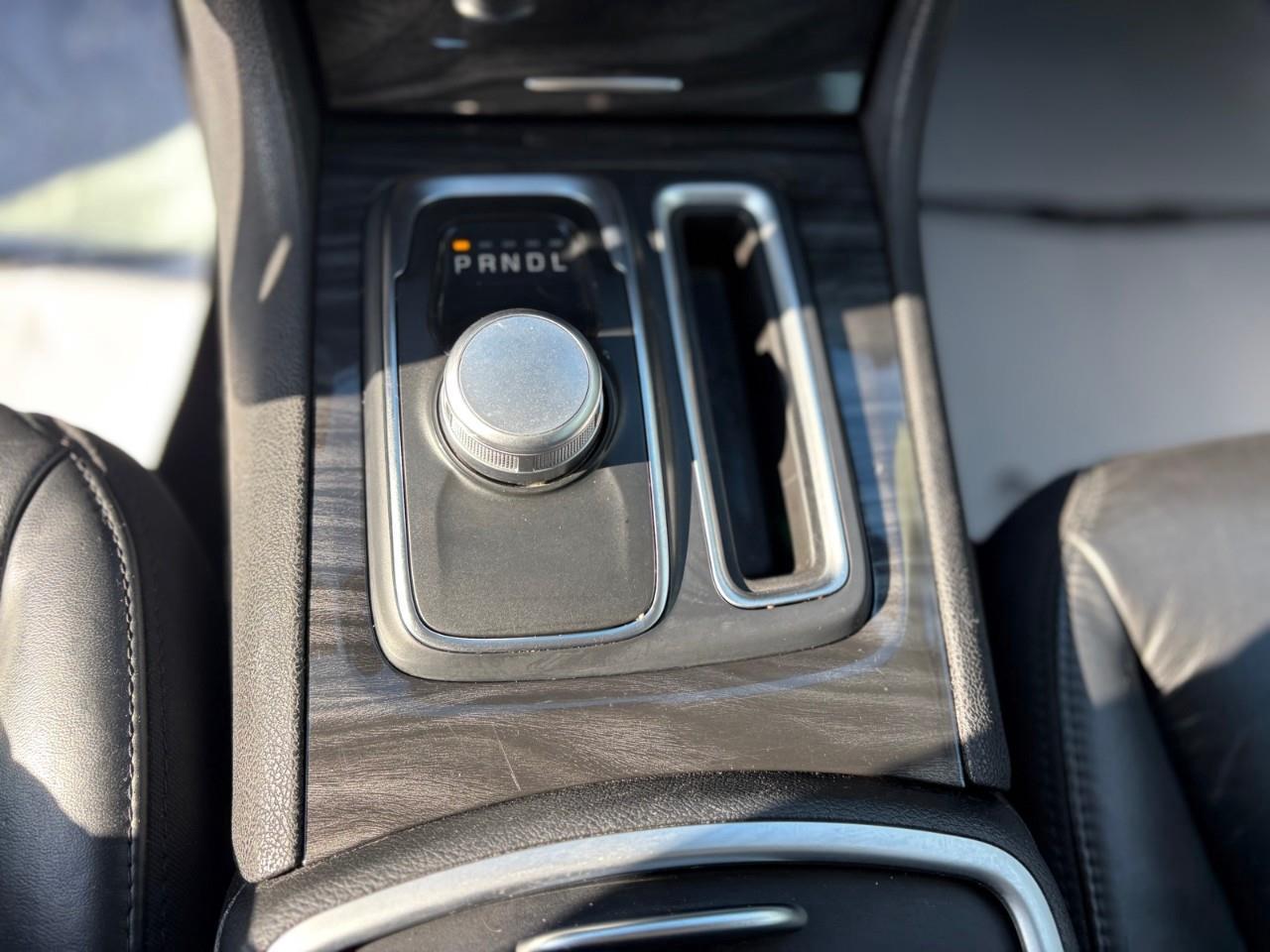 2022 Chrysler 300 Touring L 4dr Rear-Wheel Drive Sedan Photo