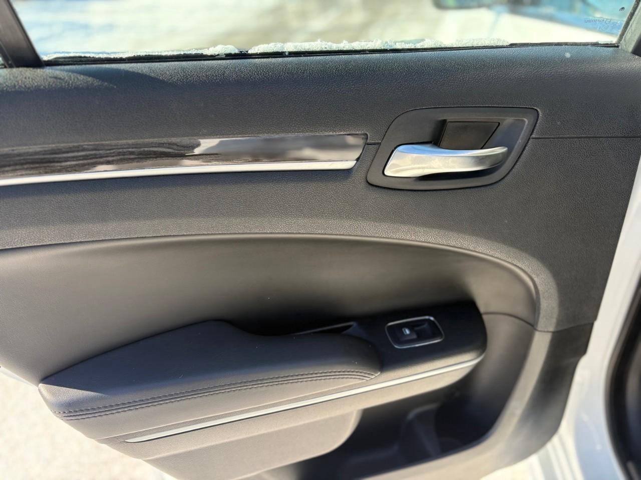 2022 Chrysler 300 Touring L 4dr Rear-Wheel Drive Sedan Photo