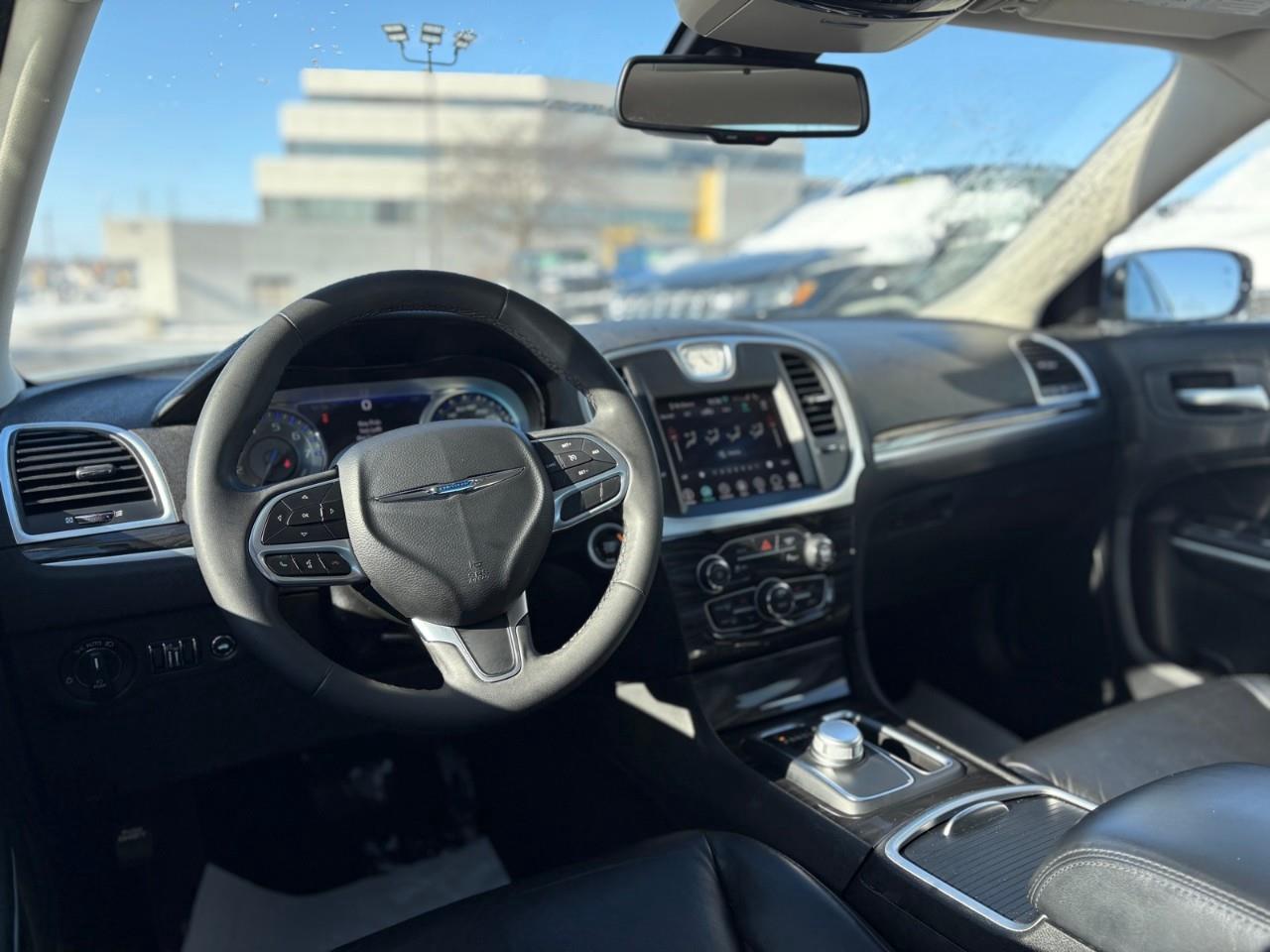 2022 Chrysler 300 Touring L 4dr Rear-Wheel Drive Sedan Photo