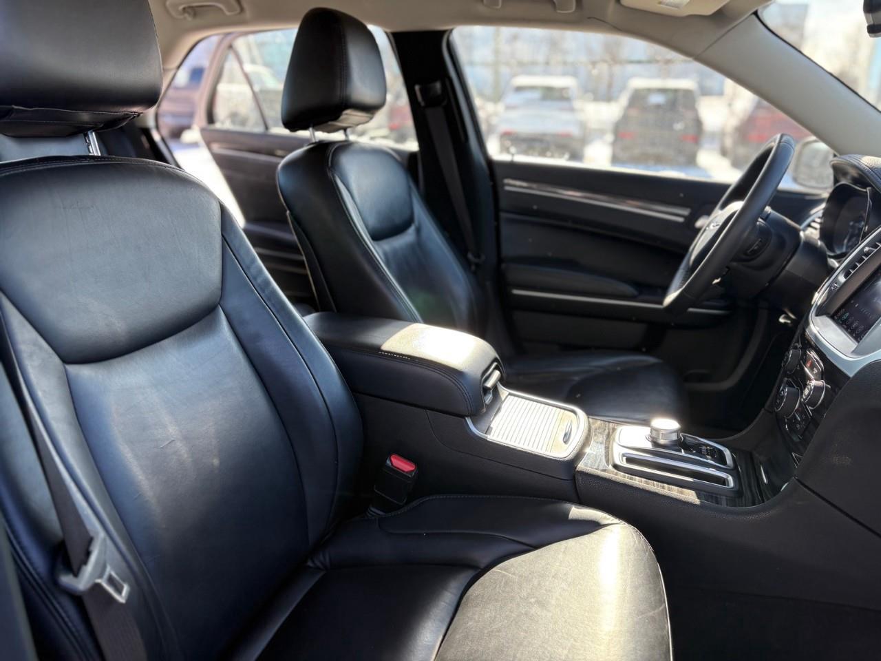 2022 Chrysler 300 Touring L 4dr Rear-Wheel Drive Sedan Photo