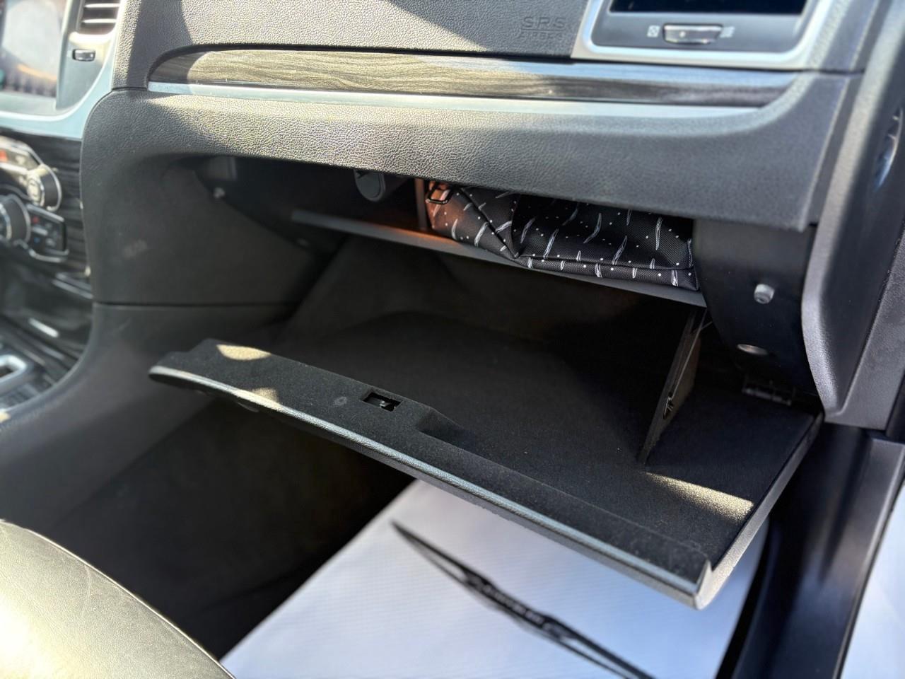 2022 Chrysler 300 Touring L 4dr Rear-Wheel Drive Sedan Photo