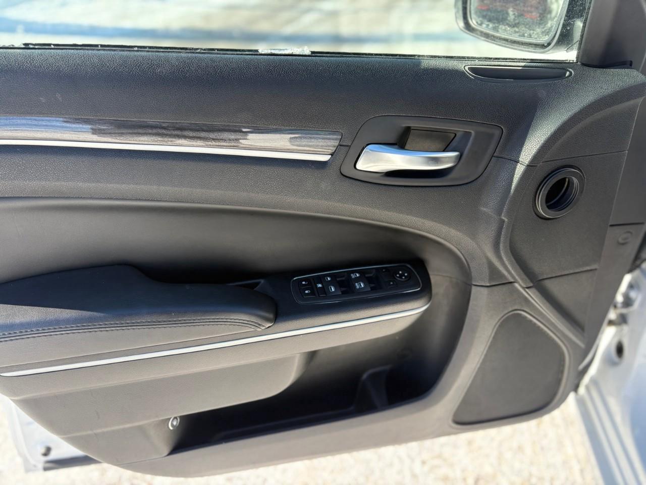 2022 Chrysler 300 Touring L 4dr Rear-Wheel Drive Sedan Photo