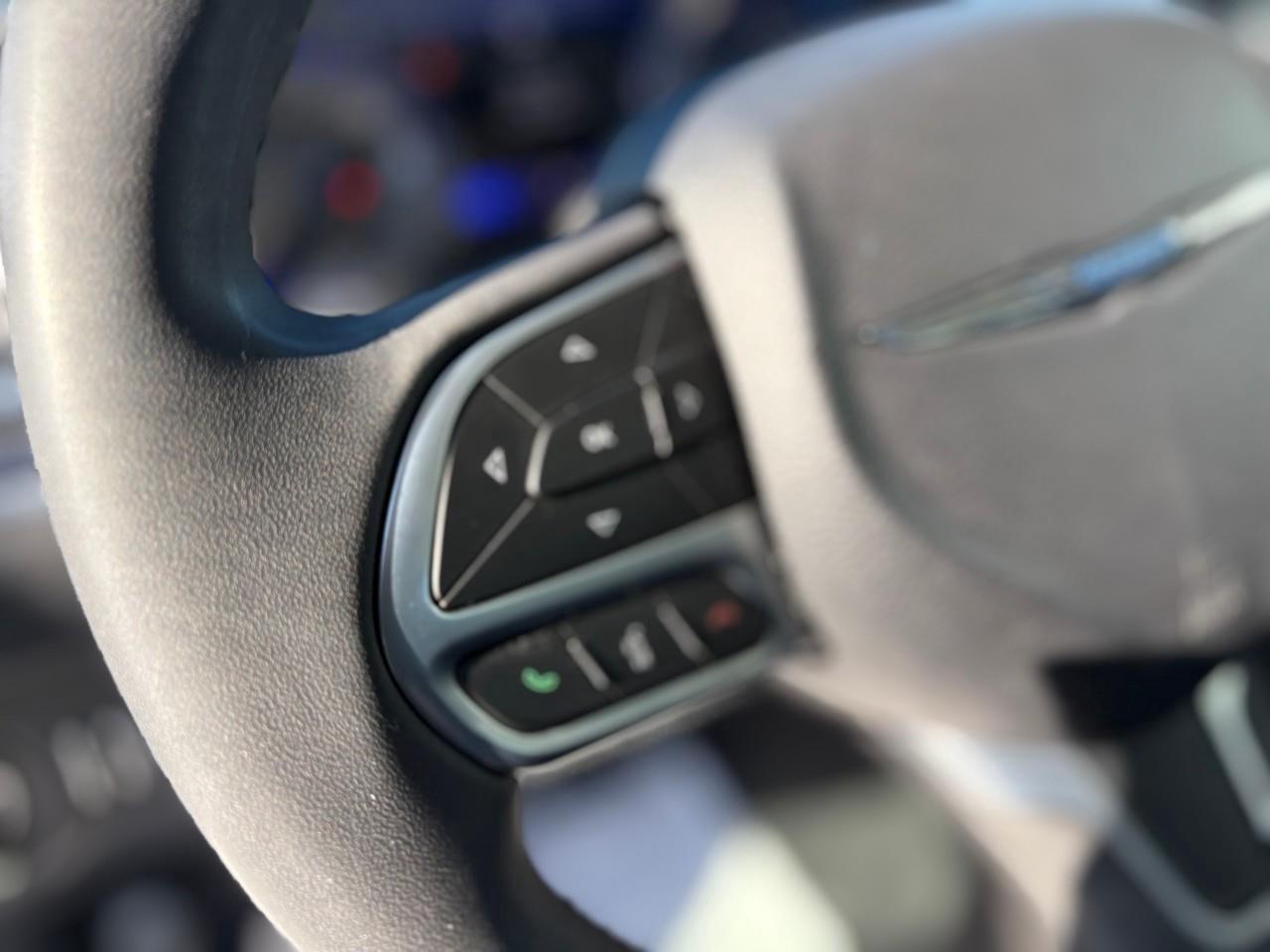 2022 Chrysler 300 Touring L 4dr Rear-Wheel Drive Sedan Photo