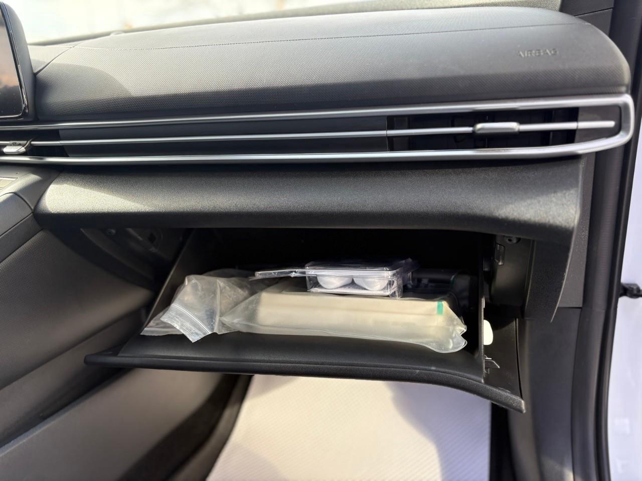 2023 Hyundai Elantra HEV Luxury 4dr Sedan Photo