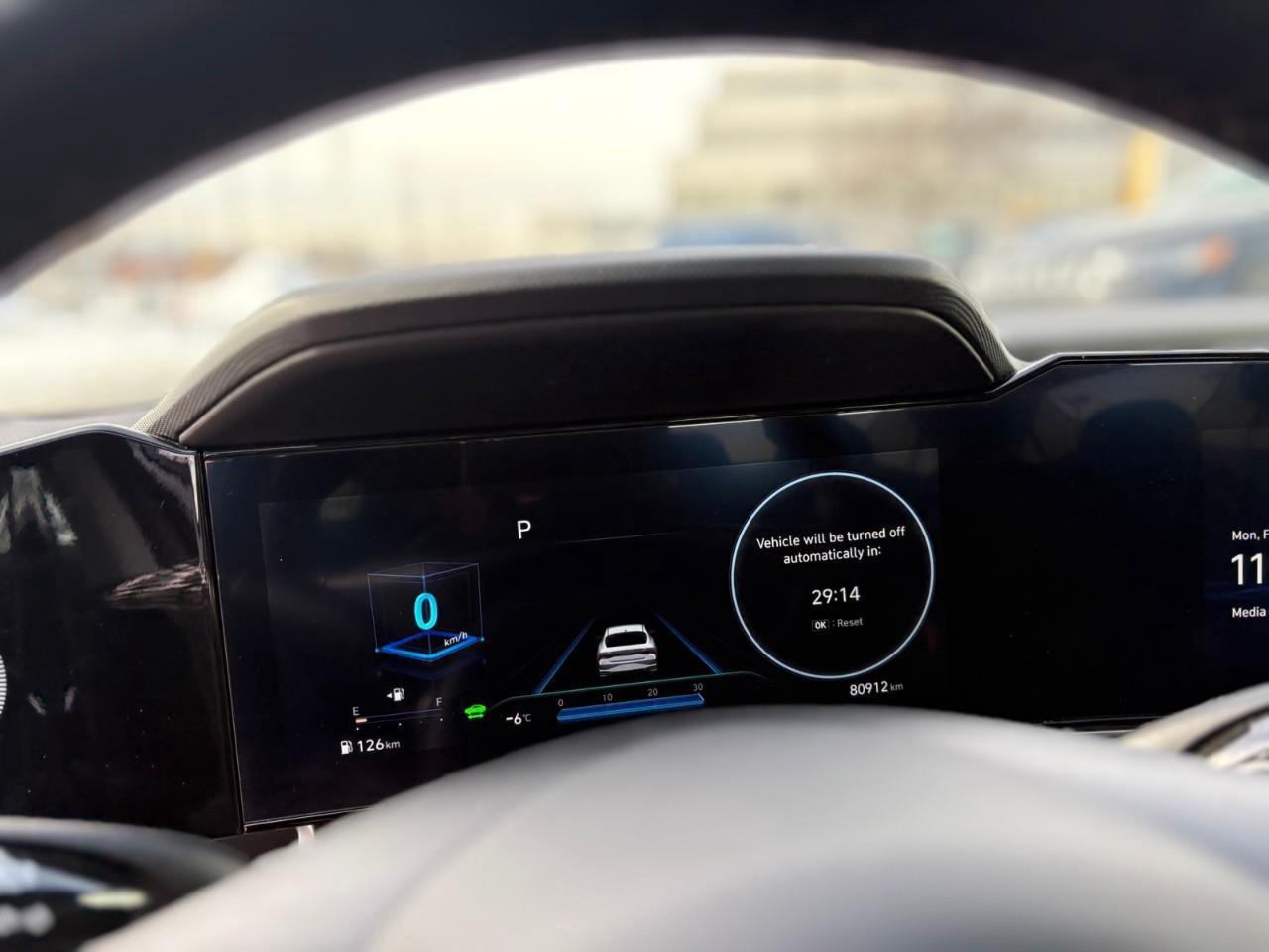 2023 Hyundai Elantra HEV Luxury 4dr Sedan Photo