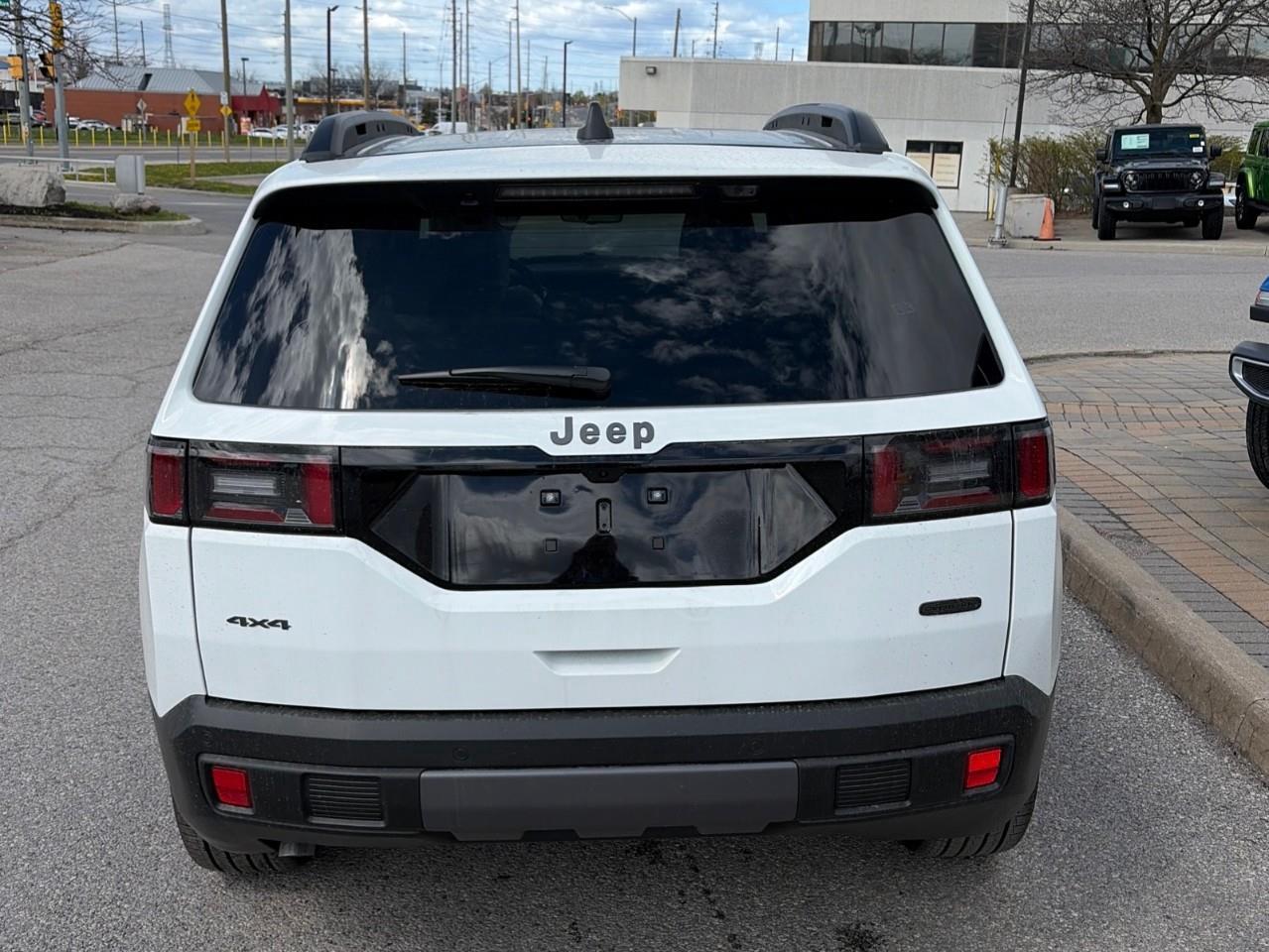 2026 Jeep Cherokee Overland 4dr 4x4 Photo3