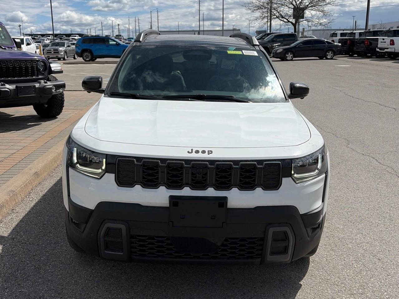 2026 Jeep Cherokee Overland 4dr 4x4 Photo