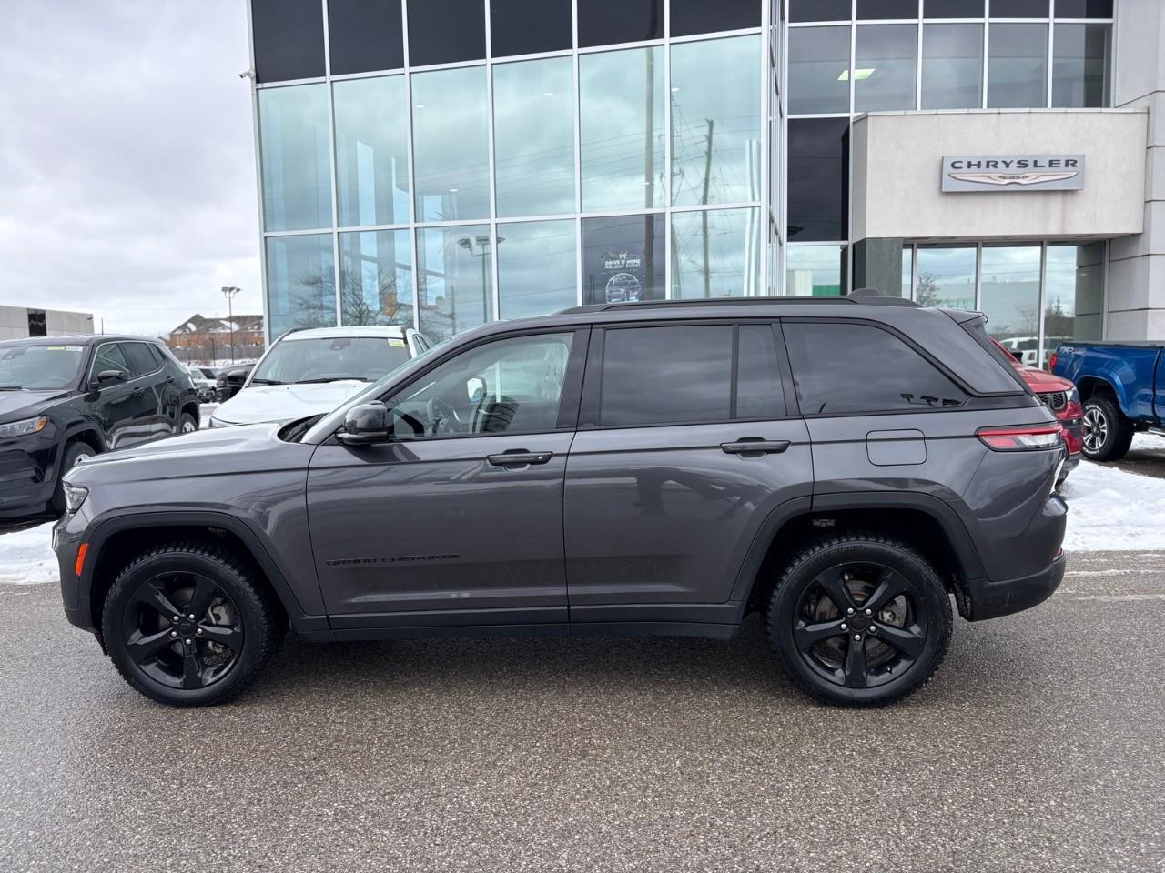 2023 Jeep Grand Cherokee Laredo 4dr 4x4 Photo